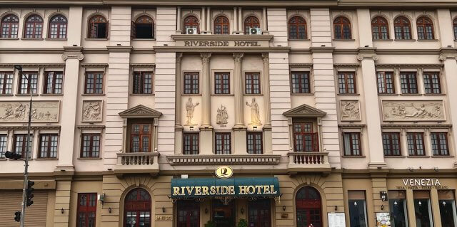 Riverside Hotel SG - Facade